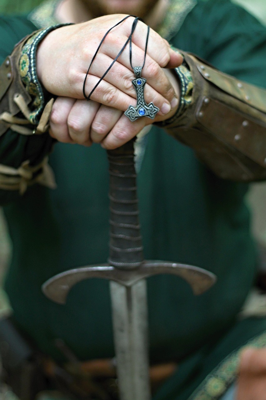 La redécouverte des bijoux anciens du Moyen Âge : techniques et styles